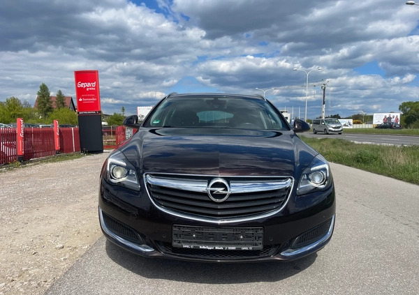 Opel Insignia cena 44100 przebieg: 147000, rok produkcji 2015 z Bodzentyn małe 232